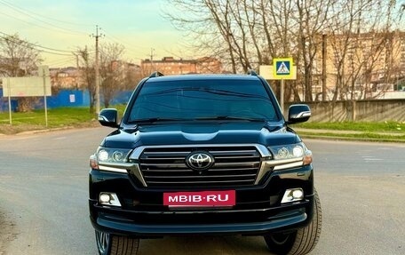 Toyota Land Cruiser 200, 2018 год, 6 450 000 рублей, 4 фотография