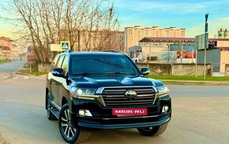Toyota Land Cruiser 200, 2018 год, 6 450 000 рублей, 3 фотография