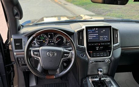 Toyota Land Cruiser 200, 2018 год, 6 450 000 рублей, 19 фотография