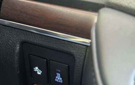 Toyota Land Cruiser 200, 2018 год, 6 450 000 рублей, 39 фотография