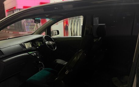 Toyota ISis I, 2005 год, 440 000 рублей, 6 фотография