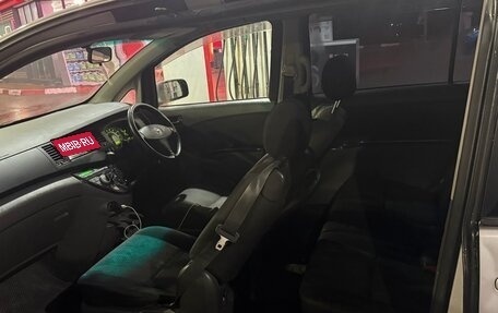 Toyota ISis I, 2005 год, 440 000 рублей, 4 фотография