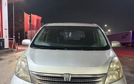 Toyota ISis I, 2005 год, 440 000 рублей, 16 фотография