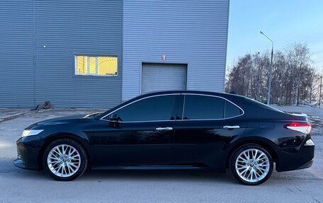 Toyota Camry, 2018 год, 2 800 000 рублей, 3 фотография