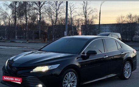 Toyota Camry, 2018 год, 2 800 000 рублей, 2 фотография
