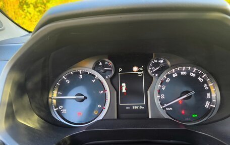 Toyota Land Cruiser Prado 150 рестайлинг 2, 2021 год, 5 980 000 рублей, 6 фотография