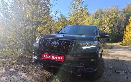 Toyota Land Cruiser Prado 150 рестайлинг 2, 2021 год, 5 980 000 рублей, 13 фотография
