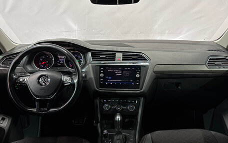 Volkswagen Tiguan II, 2018 год, 2 379 000 рублей, 4 фотография