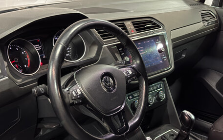 Volkswagen Tiguan II, 2018 год, 2 379 000 рублей, 5 фотография