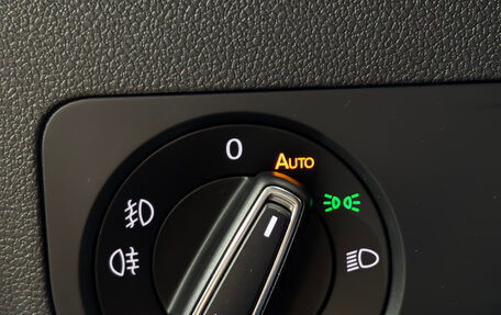 Volkswagen Tiguan II, 2018 год, 2 379 000 рублей, 17 фотография