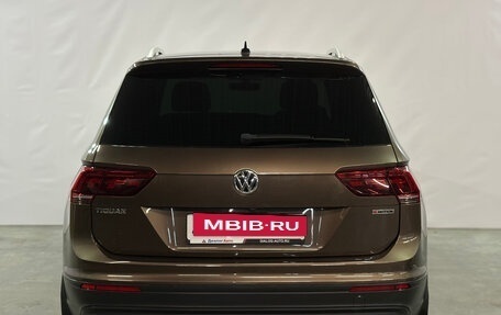 Volkswagen Tiguan II, 2018 год, 2 379 000 рублей, 20 фотография