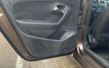 Volkswagen Polo VI (EU Market), 2016 год, 900 000 рублей, 12 фотография