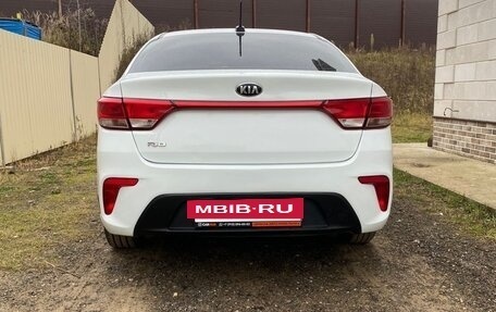 KIA Rio IV, 2018 год, 850 000 рублей, 4 фотография