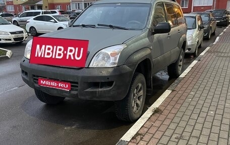 Toyota Land Cruiser Prado 120 рестайлинг, 2004 год, 950 000 рублей, 1 фотография