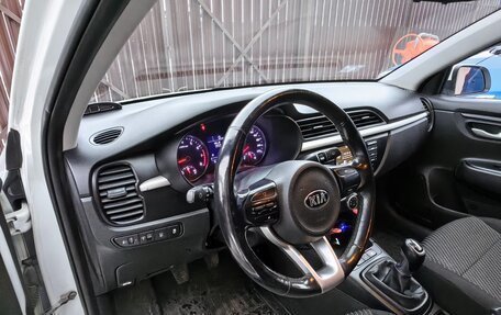 KIA Rio IV, 2017 год, 910 000 рублей, 8 фотография