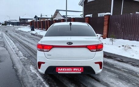 KIA Rio IV, 2017 год, 910 000 рублей, 5 фотография