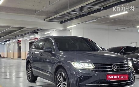 Volkswagen Tiguan II, 2022 год, 2 250 000 рублей, 3 фотография