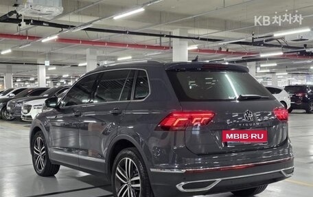 Volkswagen Tiguan II, 2022 год, 2 250 000 рублей, 4 фотография