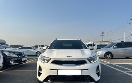 KIA Stonic, 2018 год, 1 107 000 рублей, 2 фотография