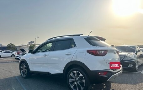 KIA Stonic, 2018 год, 1 107 000 рублей, 3 фотография