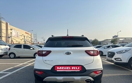 KIA Stonic, 2018 год, 1 107 000 рублей, 4 фотография
