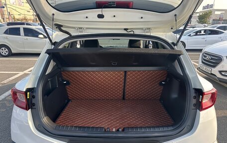 KIA Stonic, 2018 год, 1 107 000 рублей, 17 фотография