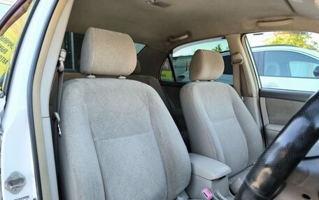 Toyota Corolla, 2004 год, 650 000 рублей, 7 фотография