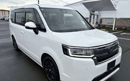 Honda Stepwgn, 2022 год, 2 300 000 рублей, 3 фотография