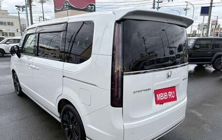 Honda Stepwgn, 2022 год, 2 300 000 рублей, 7 фотография