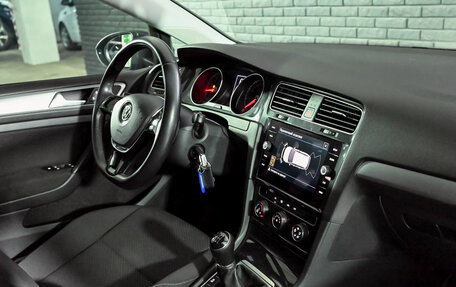 Volkswagen Golf VII, 2019 год, 1 650 000 рублей, 15 фотография