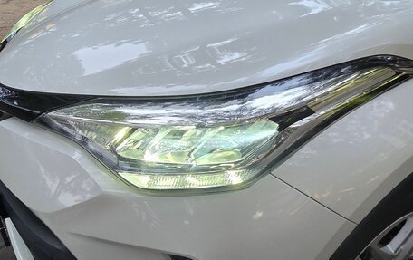 Toyota C-HR I рестайлинг, 2019 год, 2 450 000 рублей, 8 фотография