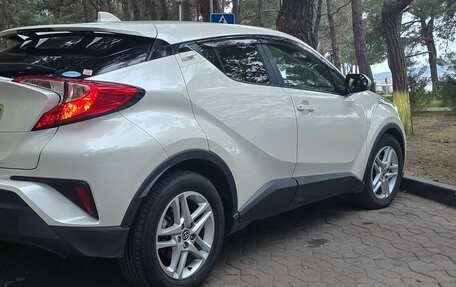 Toyota C-HR I рестайлинг, 2019 год, 2 450 000 рублей, 4 фотография