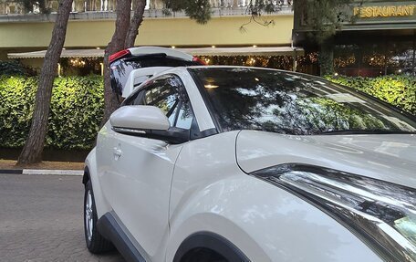 Toyota C-HR I рестайлинг, 2019 год, 2 450 000 рублей, 10 фотография