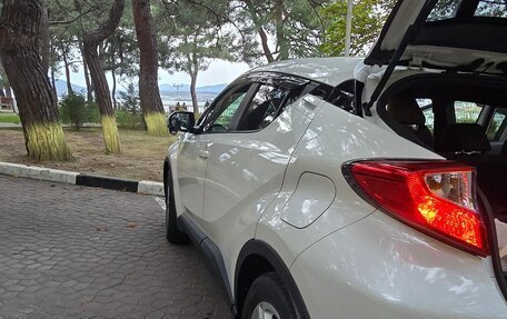 Toyota C-HR I рестайлинг, 2019 год, 2 450 000 рублей, 16 фотография