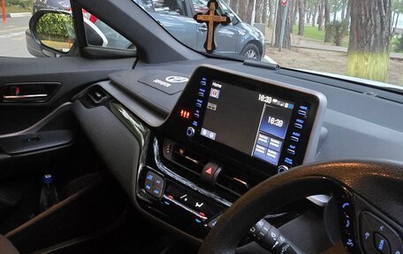 Toyota C-HR I рестайлинг, 2019 год, 2 450 000 рублей, 15 фотография