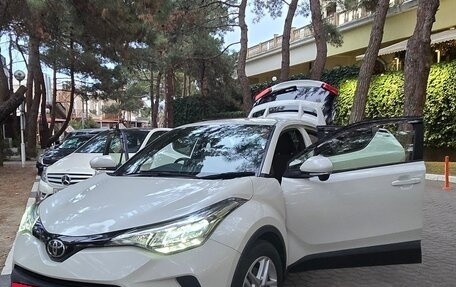 Toyota C-HR I рестайлинг, 2019 год, 2 450 000 рублей, 18 фотография