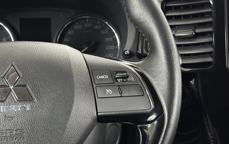 Mitsubishi Outlander III рестайлинг 3, 2020 год, 2 300 000 рублей, 12 фотография