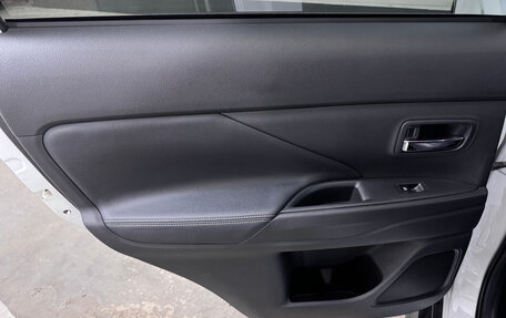 Mitsubishi Outlander III рестайлинг 3, 2020 год, 2 300 000 рублей, 23 фотография