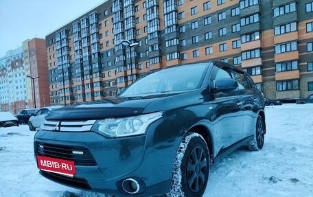 Mitsubishi Outlander III рестайлинг 3, 2014 год, 1 060 000 рублей, 5 фотография