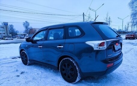 Mitsubishi Outlander III рестайлинг 3, 2014 год, 1 060 000 рублей, 7 фотография