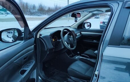 Mitsubishi Outlander III рестайлинг 3, 2014 год, 1 060 000 рублей, 14 фотография