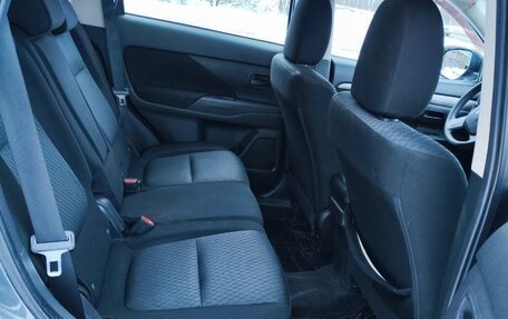 Mitsubishi Outlander III рестайлинг 3, 2014 год, 1 060 000 рублей, 16 фотография