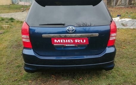 Toyota Wish II, 2003 год, 750 000 рублей, 2 фотография