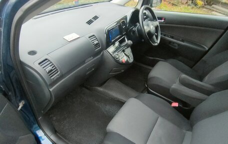 Toyota Wish II, 2003 год, 750 000 рублей, 14 фотография