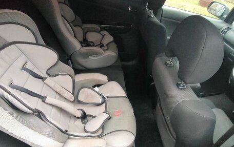 Toyota Wish II, 2003 год, 750 000 рублей, 10 фотография