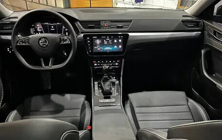 Skoda Superb III рестайлинг, 2024 год, 2 800 000 рублей, 16 фотография