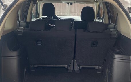 Mitsubishi Outlander III рестайлинг 3, 2013 год, 1 200 000 рублей, 8 фотография