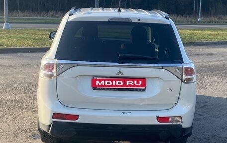 Mitsubishi Outlander III рестайлинг 3, 2013 год, 1 200 000 рублей, 6 фотография