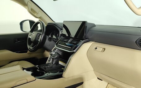 Toyota Land Cruiser, 2022 год, 8 750 000 рублей, 34 фотография