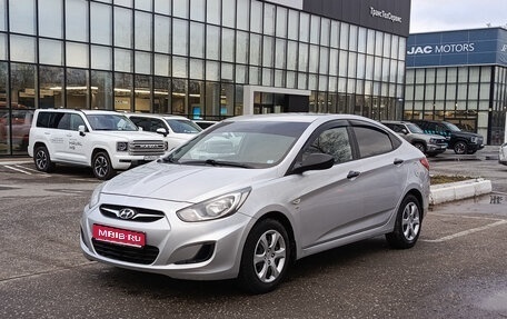 Hyundai Solaris II рестайлинг, 2012 год, 920 000 рублей, 1 фотография